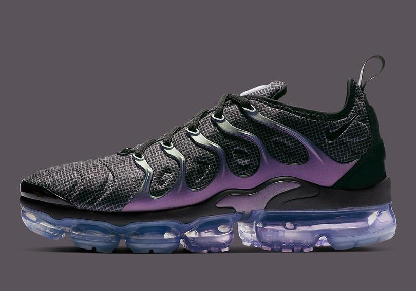 nike-vapormax-plus-924453_014-5