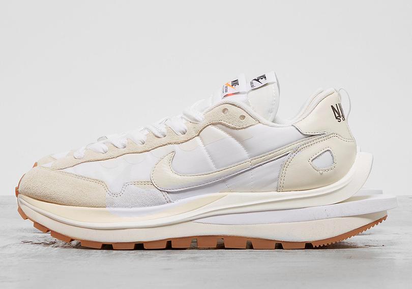 sacai-Nike-Vaporwaffle-Sail-Photos-4