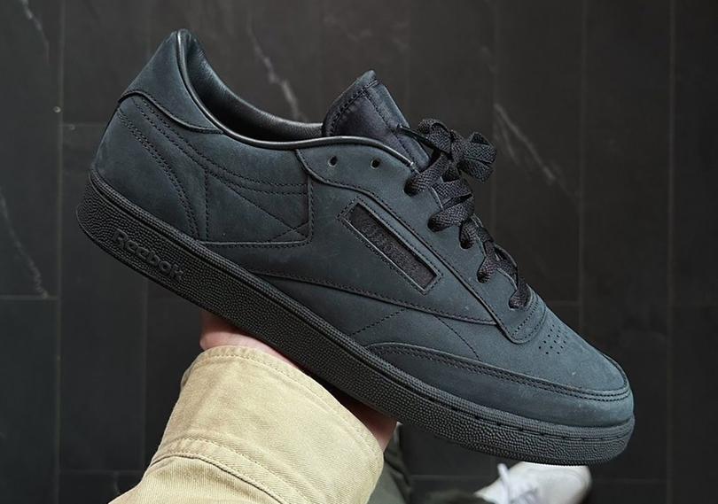 jjjjound-reebok-club-c-black-photo